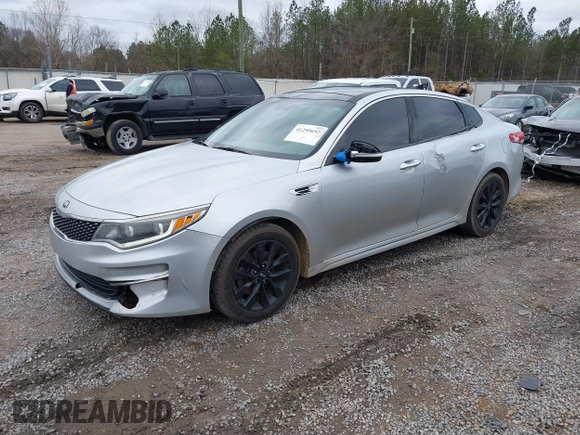 2016 Kia Optima EX z VIN 5XXGU4L36GG070336, wystawiony jako IAAI lot #41259692 z przebiegiem 124 807 mil mil oraz . Historia ofert i sprzedaży dostępna na DreamBid. Obrazek 20.