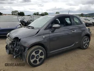 2015 FIAT 500e with VIN 3C3CFFGE1FT522913, listed as a Copart auction lot 54573405 with 37,964 mi miles and Salvage Title. Bid and sale history available at carsss.com. Image 1.