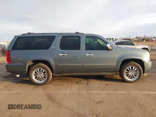 2008 Chevrolet Suburban LTZ with VIN 3GNFK16308G140995, listed as a IAAI auction lot 41720903 with 260,001 mi miles. Bid and sale history available at carsss.com. Image 14.