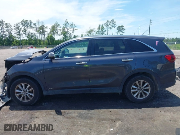 2019 Kia Sorento LX z VIN 5XYPGDA59KG448942, wystawiony jako IAAI lot #42333673 z przebiegiem 172 581 mil mil oraz . Historia ofert i sprzedaży dostępna na DreamBid. Obrazek 15.