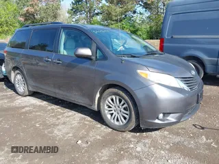 2014 Toyota Sienna XLE z VIN 5TDYK3DC4ES493852, wystawiony jako IAAI lot #42096495 z przebiegiem 145 943 mil mil oraz . Historia ofert i sprzedaży dostępna na DreamBid. Obrazek 1.