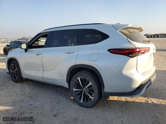 2022 Toyota Highlander XSE with VIN 5TDLZRAHXNS094971, listed as a Copart auction lot 42645505 with 116,021 mi miles and Salvage Title. Bid and sale history available at carsss.com. Image 2.