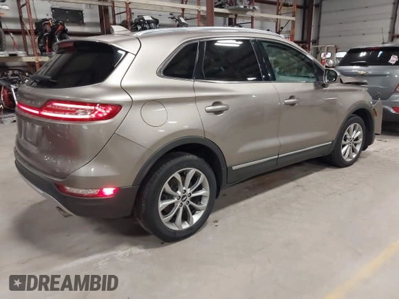 2018 Lincoln MKC Select z VIN 5LMCJ2D95JUL03454, wystawiony jako IAAI lot #42183892 z przebiegiem 78 248 mil mil oraz . Historia ofert i sprzedaży dostępna na DreamBid. Obrazek 4.