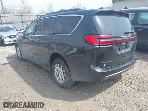 2022 Chrysler Pacifica Touring L with VIN 2C4RC1BG3NR181915, listed as a IAAI auction lot 41946833 with 69,590 mi miles and . Bid and sale history available at DreamBid. Image 3.