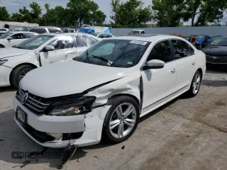 2015 Volkswagen Passat SEL Premium with VIN 1VWCV7A31FC012047, listed as a Copart auction lot 61373485 with 86,559 mi miles and Salvage title. Bid and sale history available at DreamBid. Image 1.