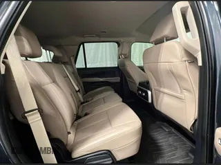 2022 Ford Expedition XLT z VIN 1FMJU1JT1NEA06886, wystawiony jako Copart lot #58208225 z przebiegiem 101 175 mil mil oraz Czysty tytuł • Clean title. Historia ofert i sprzedaży dostępna na DreamBid. Obrazek 6.