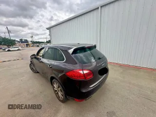 2014 Porsche Cayenne z VIN WP1AA2A25ELA97360, wystawiony jako Copart lot #59060675 z przebiegiem 181 114 mil mil oraz Tytuł czysty. Historia ofert i sprzedaży dostępna na DreamBid. Obrazek 3.