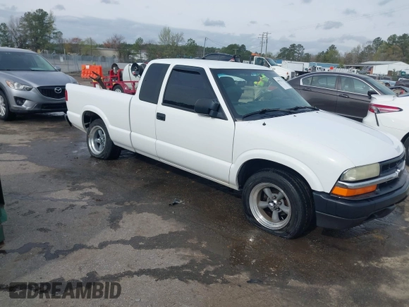 2003 Chevrolet S-10 LS with VIN 1GCCS19X338150624, listed as a IAAI auction lot 41913735 with 255,608 mi miles and . Bid and sale history available at DreamBid. Image 1.