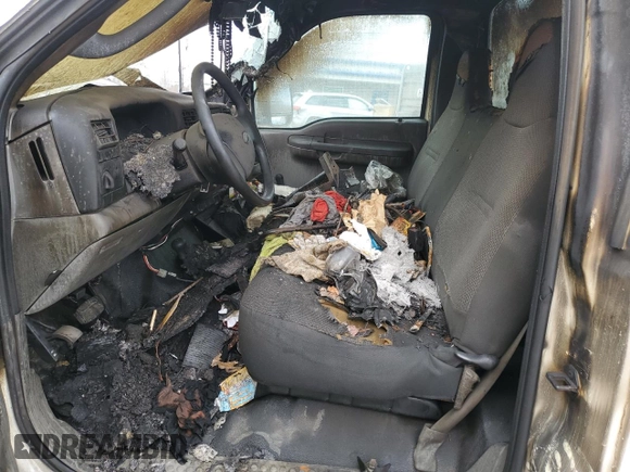 2003 Ford F-250 XL z VIN 1FTNF21P93EC02161, wystawiony jako Copart lot #51438245 z przebiegiem Nie podano mil oraz Szkoda całkowita • Salvage title. Historia ofert i sprzedaży dostępna na DreamBid. Obrazek 7.