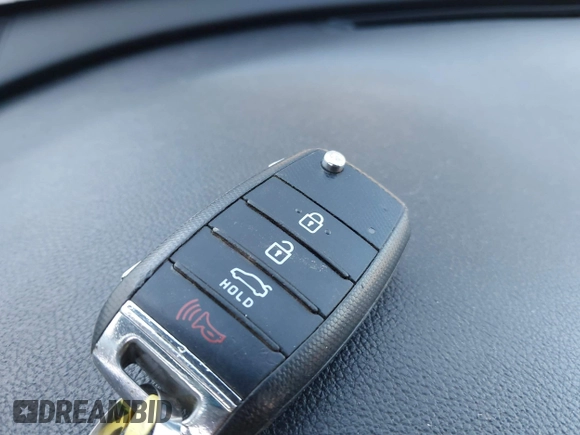 2020 Kia Optima LX z VIN 5XXGT4L33LG392638, wystawiony jako IAAI lot #41748572 z przebiegiem 103 419 mil mil oraz . Historia ofert i sprzedaży dostępna na DreamBid. Obrazek 11.
