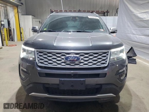 2017 Ford Explorer Platinum с VIN 1FM5K8HT8HGD46390, выставлен на аукционе Copart как лот 63304525 с пробегом 62 977 миль миль и Чистый • Clean title. История ставок и продаж доступна на DreamBid. Изображение 5.