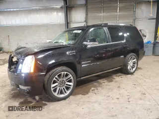 2013 Cadillac Escalade Premium z VIN 1GYS4CEF1DR257546, wystawiony jako Copart lot #57679525 z przebiegiem 173 000 mil mil oraz Szkoda całkowita • Salvage title. Historia ofert i sprzedaży dostępna na DreamBid. Obrazek 1.
