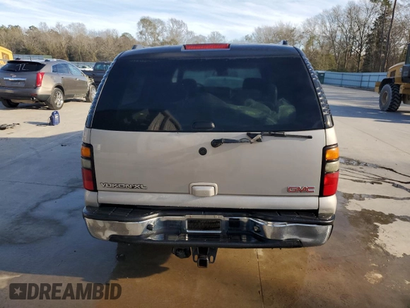 2006 GMC Yukon XL SLT with VIN 1GKEC16Z66J125150, listed as a Copart auction lot 88676205 with 211,564 mi miles and Salvage Title. Bid and sale history available at carsss.com. Image 6.