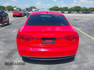 2016 Audi A5 Premium z VIN WAUD2AFR6GA011402, wystawiony jako IAAI lot #42229968 z przebiegiem 63 365 mil mil oraz . Historia ofert i sprzedaży dostępna na DreamBid. Obrazek 16.