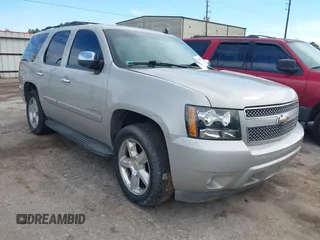 2008 Chevrolet Tahoe LTZ с VIN 1GNFC13JX8R277832, выставлен на аукционе IAAI как лот 41348121 с пробегом 210 576 миль миль и . История ставок и продаж доступна на DreamBid. Изображение 1.