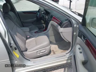2004 Lexus ES 350 with VIN JTHBA30G245030547, listed as a IAAI auction lot 42482508 with 98,936 mi miles and . Bid and sale history available at DreamBid. Image 5.