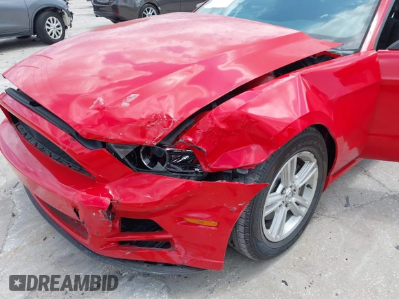 2014 Ford Mustang V6 с VIN 1ZVBP8AM8E5206985, выставлен на аукционе IAAI как лот 42155843 с пробегом 110 363 миль миль и . История ставок и продаж доступна на DreamBid. Изображение 6.