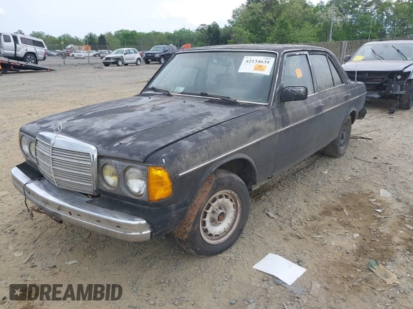 1985 Mercedes-Benz 300 with VIN WDBAB33CXFA262258, listed as a IAAI auction lot 42134635 with 169,197 mi miles and . Bid and sale history available at DreamBid. Image 2.