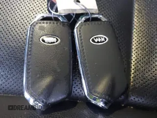 2019 Kia Stinger with VIN KNAE15LA6K6069504, listed as a IAAI auction lot 41031373 with 81,577 mi miles. Bid and sale history available at carsss.com. Image 11.