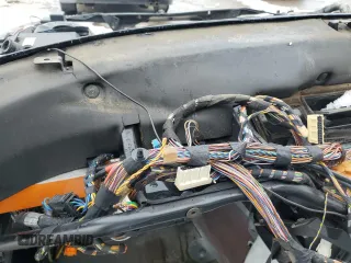 1991 BMW M5 z VIN WBSHD9314MBK06232, wystawiony jako Copart lot #44816475 z przebiegiem Nie podano mil oraz Tytuł czysty. Historia ofert i sprzedaży dostępna na DreamBid. Obrazek 9.