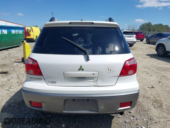 2005 Mitsubishi Outlander XLS with VIN JA4LX41F55U004879, listed as a IAAI auction lot 41835968 with 212,199 mi miles. Bid and sale history available at carsss.com. Image 16.