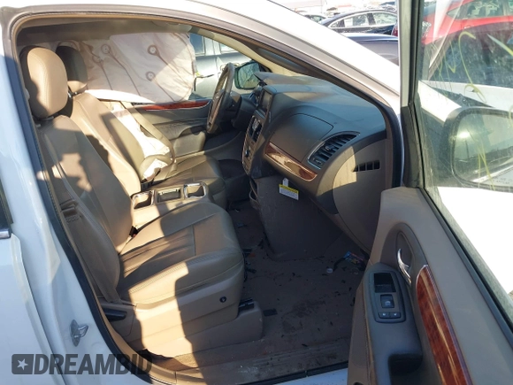 2015 Chrysler Town & Country Touring with VIN 2C4RC1BG9FR552481, listed as a IAAI auction lot 41422453 with 139,693 mi miles and . Bid and sale history available at DreamBid. Image 5.