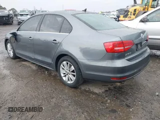 2015 Volkswagen Jetta SE с VIN 3VWLA7AJ7FM218630, выставлен на аукционе IAAI как лот 41621751 с пробегом 236 575 миль миль и . История ставок и продаж доступна на DreamBid. Изображение 3.