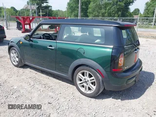 2011 MINI Clubman z VIN WMWZF3C58BTY00588, wystawiony jako IAAI lot #42157453 z przebiegiem 102 947 mil mil oraz . Historia ofert i sprzedaży dostępna na DreamBid. Obrazek 3.