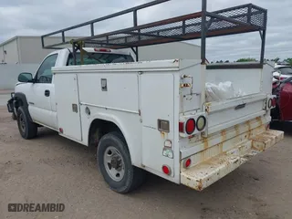 2007 Chevrolet Silverado 2500 with VIN 1GBHC24U57E123605, listed as a IAAI auction lot 42027406 with 201,311 mi miles. Bid and sale history available at carsss.com. Image 3.