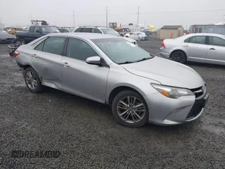 2015 Toyota Camry XLE z VIN 4T1BF1FK5FU962331, wystawiony jako IAAI lot #41318603 z przebiegiem 126 839 mil mil oraz . Historia ofert i sprzedaży dostępna na DreamBid. Obrazek 1.