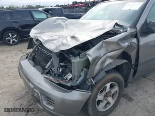 2005 Chevrolet TrailBlazer LT with VIN 1GNDT13S252250046, listed as a IAAI auction lot 41863119 with 194,102 mi miles. Bid and sale history available at carsss.com. Image 6.