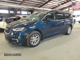 2022 Chrysler Pacifica Touring L with VIN 2C4RC1BG0NR123633, listed as a Copart auction lot 62875065 with 125,560 mi miles and Clean title. Bid and sale history available at DreamBid. Image 1.