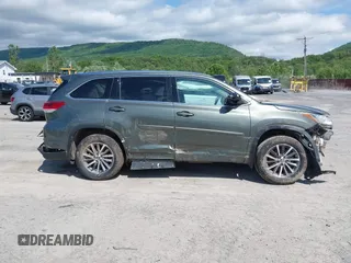 2018 Toyota Highlander SE with VIN 5TDJZRFH6JS882317, listed as a IAAI auction lot 42274438 with 77,143 mi miles and . Bid and sale history available at DreamBid. Image 14.