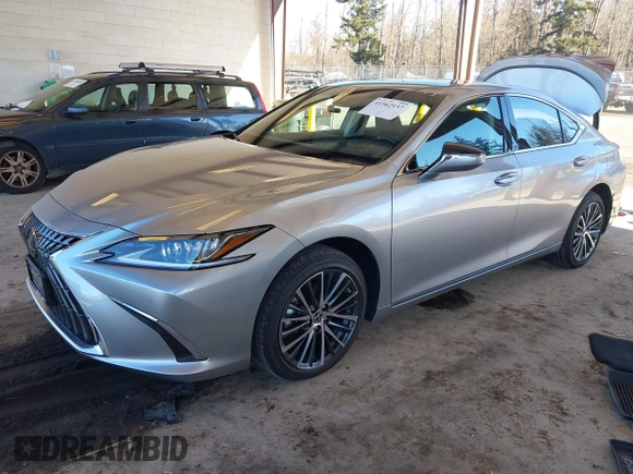 2025 Lexus ES with VIN 58ADA1C15SU056203, listed as a IAAI auction lot 41562137 with 228 mi miles. Bid and sale history available at carsss.com. Image 18.
