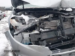 2016 Toyota Avalon XLE Premium z VIN 4T1BD1EB0GU049999, wystawiony jako IAAI lot #41624589 z przebiegiem 61 785 mil mil oraz . Historia ofert i sprzedaży dostępna na DreamBid. Obrazek 18.