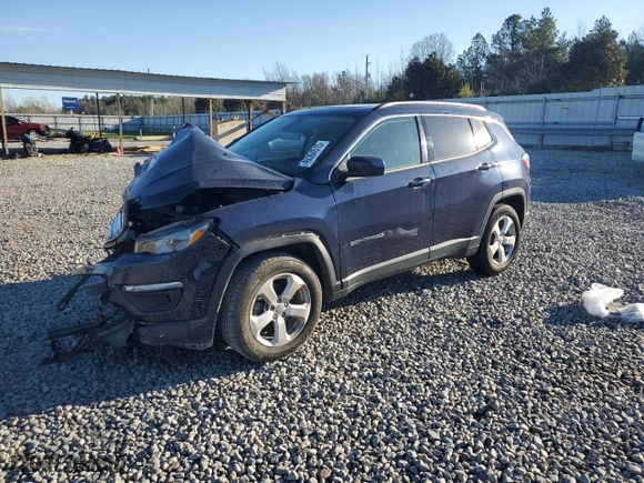 2018 Jeep Compass Latitude with VIN 3C4NJCBB0JT318692, listed as a Copart auction lot 49394515 with 0 mi miles and Salvage Title. Bid and sale history available at carsss.com. Image 1.