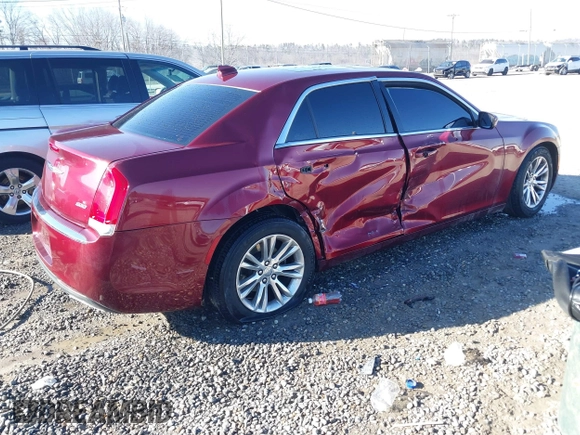 2016 Chrysler 300 Anniversary Edition z VIN 2C3CCAAG7GH248441, wystawiony jako IAAI lot #41450063 z przebiegiem 139 732 mil mil oraz . Historia ofert i sprzedaży dostępna na DreamBid. Obrazek 4.