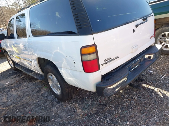 2004 GMC Yukon XL SLT with VIN 3GKEC16Z34G260469, listed as a IAAI auction lot 41557188 with 203,233 mi miles. Bid and sale history available at carsss.com. Image 3.