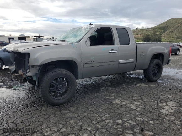2013 GMC Sierra 1500 SLE with VIN 1GTR2VE77DZ274253, listed as a Copart auction lot 48046615 with 176,168 mi miles and Salvage Title. Bid and sale history available at carsss.com. Image 1.