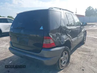 1999 Mercedes-Benz M 320/430/500 с VIN 4JGAB54E6XA143097, выставлен на аукционе IAAI как лот 42005462 с пробегом 194 260 миль миль и . История ставок и продаж доступна на DreamBid. Изображение 4.