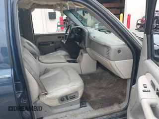 2002 Chevrolet Suburban LT with VIN 1GNEC16Z92R309836, listed as a IAAI auction lot 42423341 with 258,700 mi miles and . Bid and sale history available at DreamBid. Image 5.