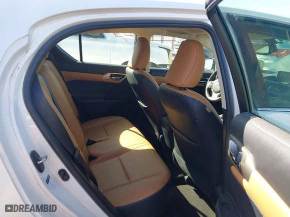 2014 Lexus CT 200h Hybrid with VIN JTHKD5BHXE2195743, listed as a IAAI auction lot 41514301 with 136,631 mi miles. Bid and sale history available at carsss.com. Image 8.