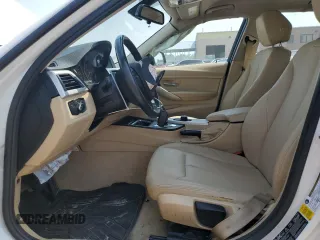 2015 BMW 3 Series 320i xDrive с VIN WBA3C3C55FP664210, выставлен на аукционе Copart как лот 64641294 с пробегом 92 573 миль миль и Списание • Salvage title. История ставок и продаж доступна на DreamBid. Изображение 7.