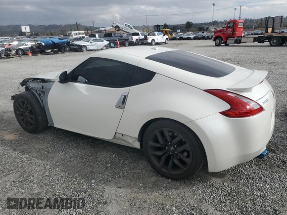 2017 Nissan 370Z z VIN JN1AZ4EH9HM952650, wystawiony jako Copart lot #49354135 z przebiegiem 62 141 mil mil oraz Szkoda całkowita • Salvage title. Historia ofert i sprzedaży dostępna na DreamBid. Obrazek 2.