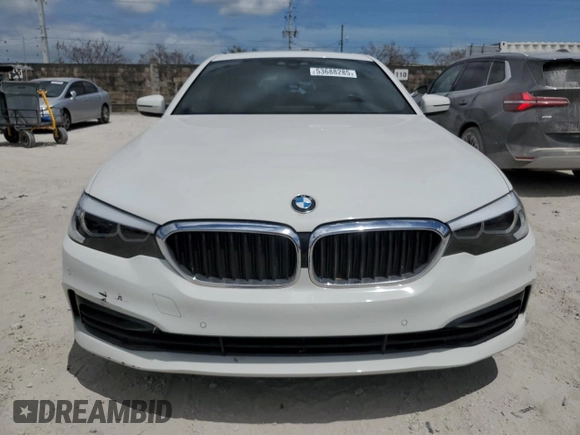 2019 BMW 5 Series 530i z VIN WBAJA5C54KWW26606, wystawiony jako Copart lot #53688285 z przebiegiem 43 454 mil mil oraz Nie do naprawy • Non repairable. Historia ofert i sprzedaży dostępna na DreamBid. Obrazek 5.