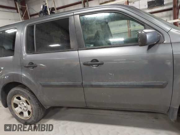 2012 Honda Pilot LX with VIN 5FNYF4H21CB085788, listed as a IAAI auction lot 41690873 with 125,165 mi miles and . Bid and sale history available at carsss.com. Image 13.