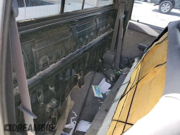 1999 Toyota Tacoma z VIN 4TANL42N3XZ501186, wystawiony jako Copart lot #50843715 z przebiegiem 323 347 mil mil oraz Nie do naprawy • Non repairable. Historia ofert i sprzedaży dostępna na DreamBid. Obrazek 10.