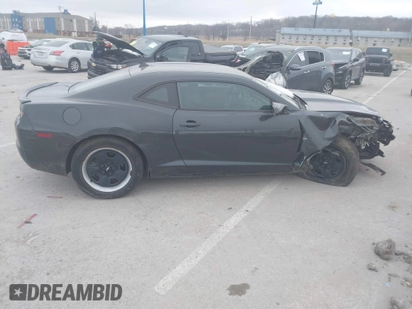 2012 Chevrolet Camaro 2LS z VIN 2G1FA1E34C9163205, wystawiony jako IAAI lot #41395889 z przebiegiem 40 765 mil mil oraz . Historia ofert i sprzedaży dostępna na DreamBid. Obrazek 13.