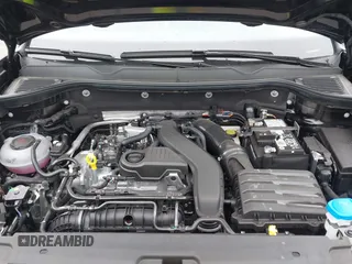 2025 Volkswagen Taos z VIN 3VVSC7B22SM011056, wystawiony jako IAAI lot #41889662 z przebiegiem 75 mil mil oraz . Historia ofert i sprzedaży dostępna na DreamBid. Obrazek 10.