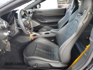 2020 Ferrari Portofino z VIN ZFF89FPA3L0255497, wystawiony jako Copart lot #46598594 z przebiegiem 4193 mil mil oraz Szkody całkowita. Historia ofert i sprzedaży dostępna na DreamBid. Obrazek 7.